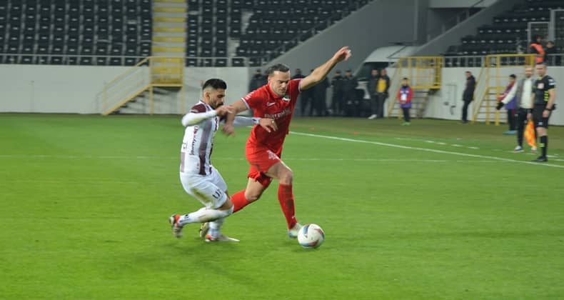 Bandırmaspor’un kan kaybı Çorum’da da sürdü