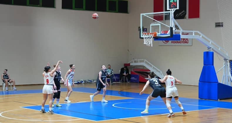 Burhaniye Belediyespor Mersin ekibini eli boş gönderdi