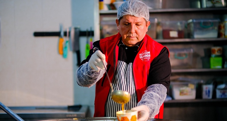 Altıeylül Belediyesi’nden Komşu Sofrası