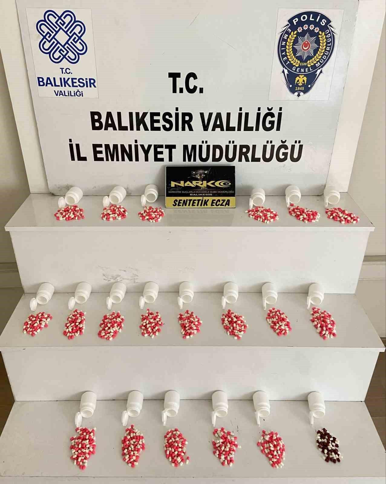 Balıkesir’de bin adet sentetik hap yakalandı