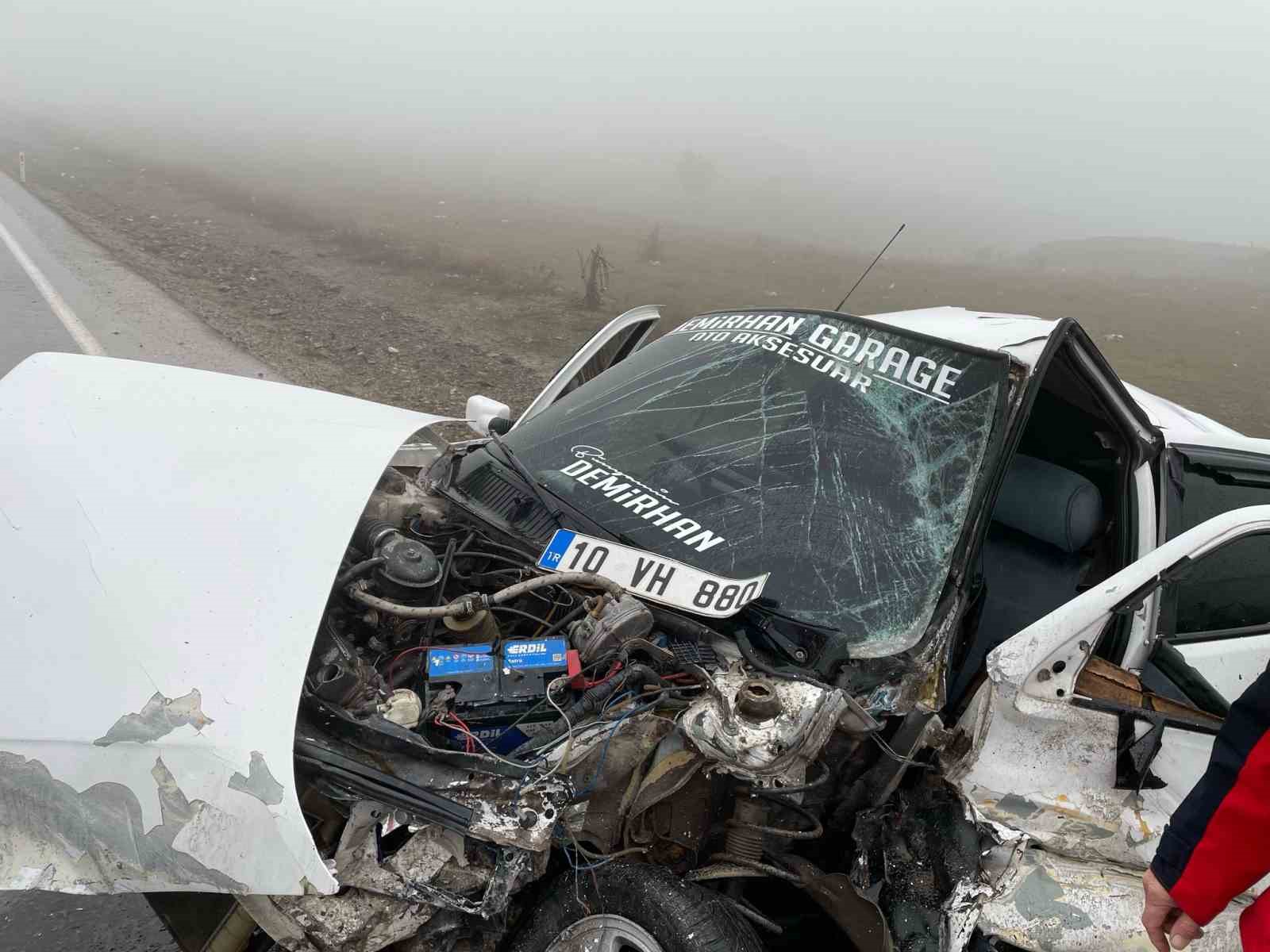 Hurdaya dönen otomobilden sağ çıktı