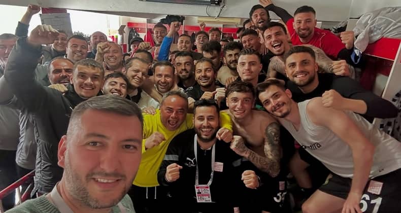 Ayvalıkgücü Belediyespor liderliğe yükseldi