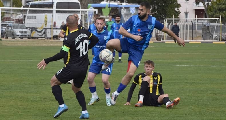 Gömeç Belediyespor Balıkesir Büyükşehir Belediyespor'un yenilmezliğini sonlandırdı