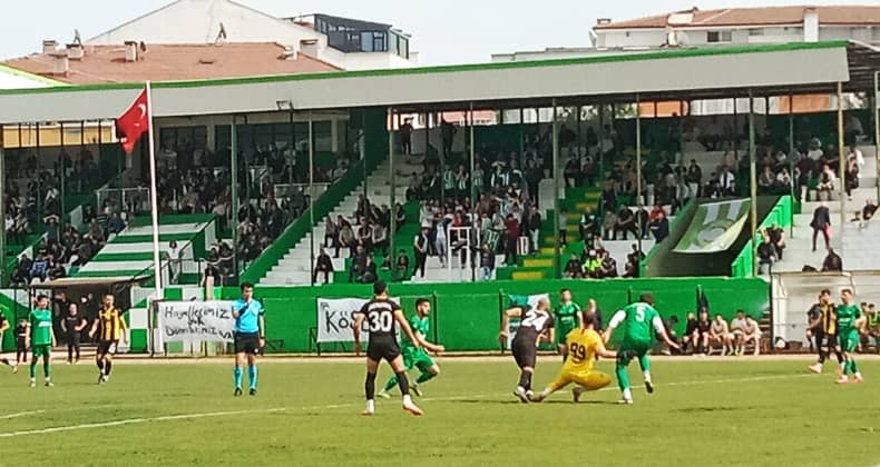 Gönen Belediyespor ile Gömeç Belediyespor berabere kaldı
