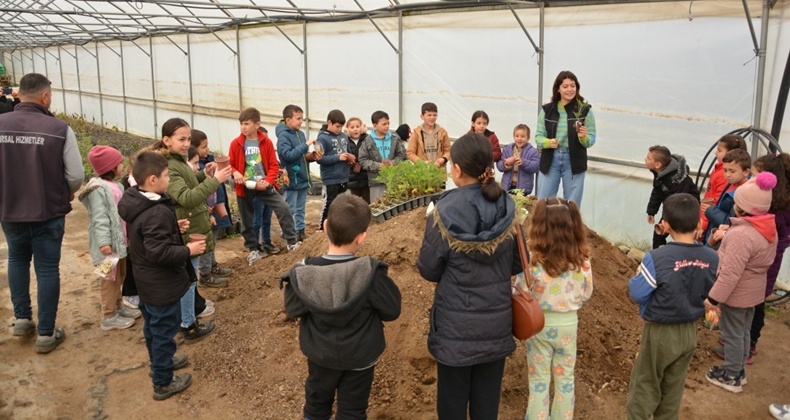 Balıkesir Çiftçi Eğitim Merkezi’nden minik öğrencilere bitki eğitimi
