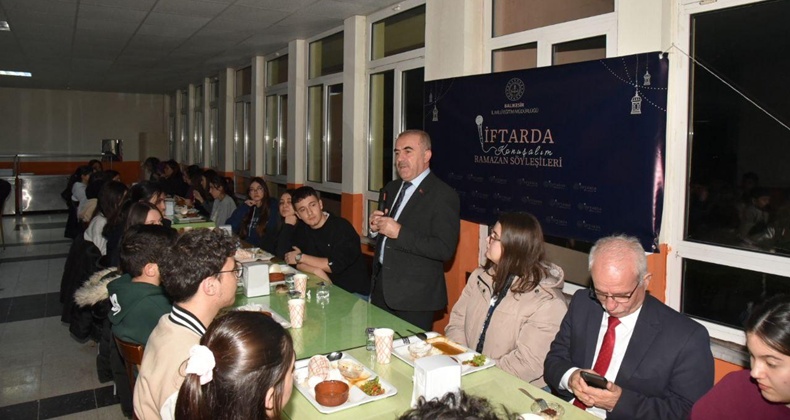 Balıkesir’de Öğrencilerle Keyifli İftar Buluşması
