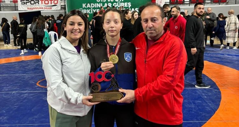 Kepsutlu güreşçi Yağmur Emir Türkiye şampiyonu