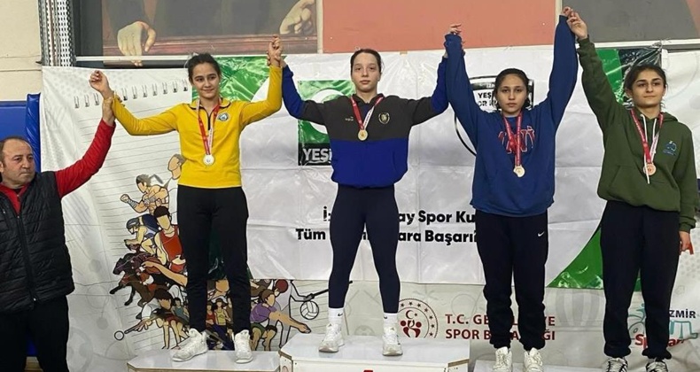Kadın Güreş Turnuvası’nda Büyükşehirli Sporculardan 7 Madalya
