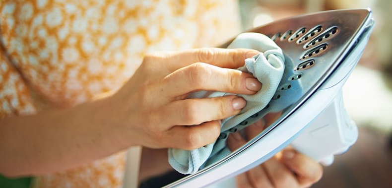 Su Hazneli Ütüde Kireç Temizliği: Pratik Yöntemlerle Uzun Süreli Kullanım