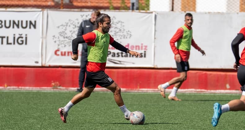 Ayvalıkgücü Belediyespor Efeler deplasmanında