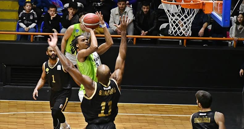 Balıkesir Büyükşehir Belediyespor Erokspor deplasmanında avantaj kovalayacak