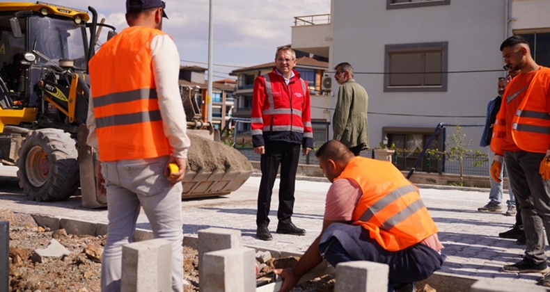 Ayvalık’ta Yol Seferberliği: 150 Evler Mahallesi’nde Çalışmalar Hız Kazandı