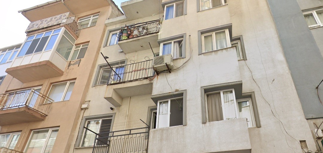 Bandırma’da 4. kattan düşen şahıs hayatını kaybetti