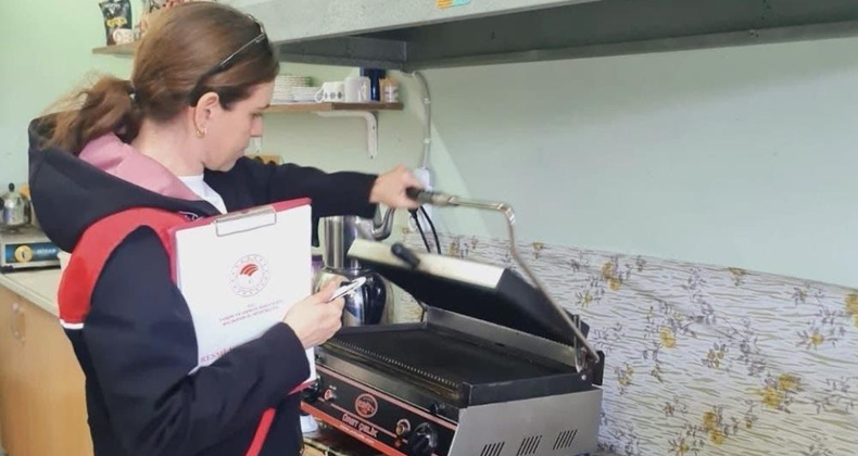 Gönen’de okul kantinleri ve yemekhaneler denetimden geçti
