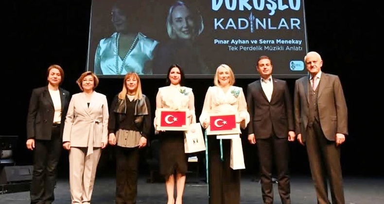 Avlu’da Anlamlı Gece: Kadının Toplumdaki Yolculuğu Sahneye Taşındı