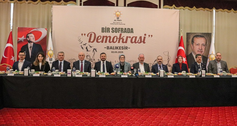 ‘Bir Sofrada Demokrasi’ Buluşması Balıkesir’de Gerçekleşti