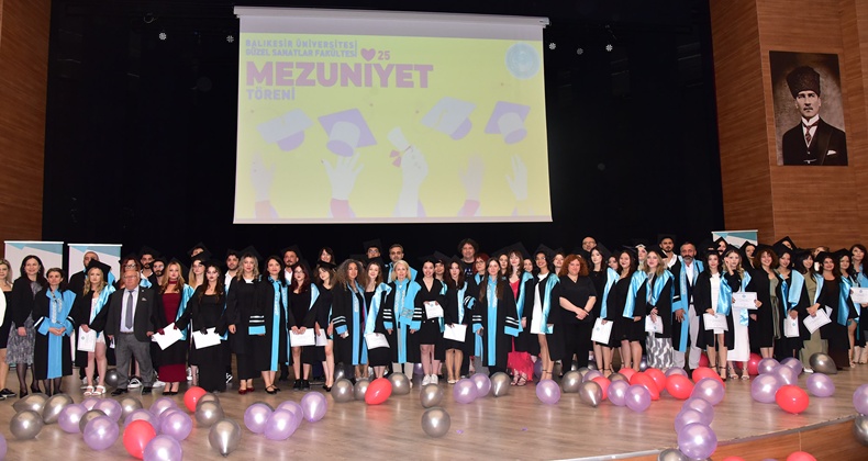 Balıkesir Üniversitesi Güzel Sanatlar Fakültesi’nde Mezuniyet Coşkusu