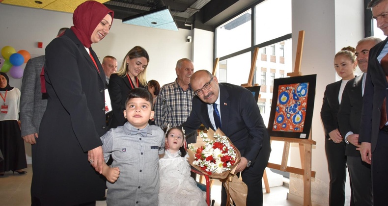 Balıkesir’de Engelliler Haftası Etkinlikleri Duygusal Anlara Sahne Oldu