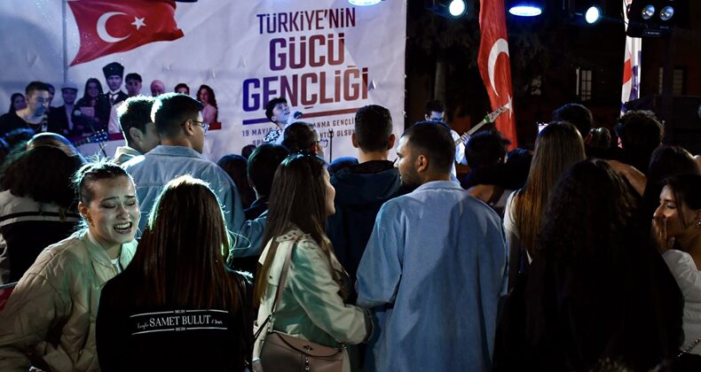 Gençlik Haftası Balıkesir’de Şölene Dönüştü