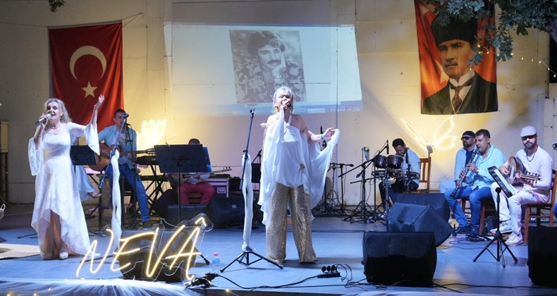 Burhaniye’de Duygu Yüklü Konser: ‘Zamansız Şarkılar’