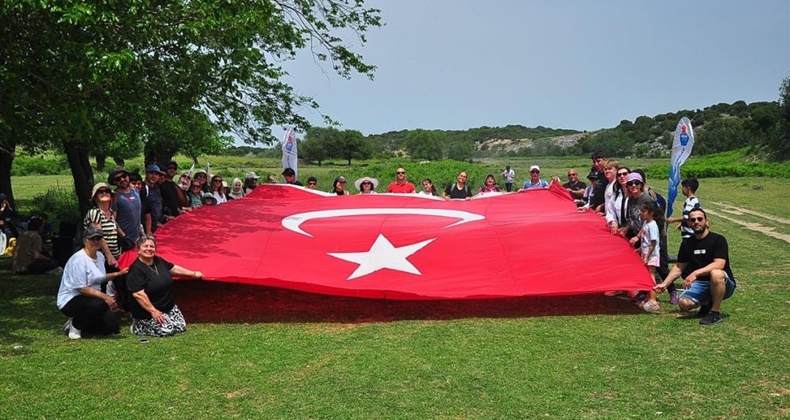 Marmara Adası’nda 150 kişi doğa için ‘Yeşil Adımlar’ attı