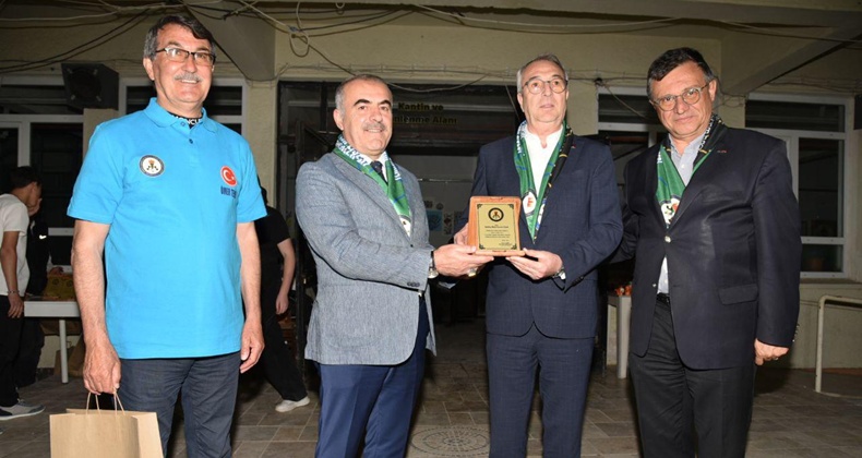 Balıkesir’de Eğitime Büyük Destek: Vefa Gecesinde Duygusal Anlar Yaşandı