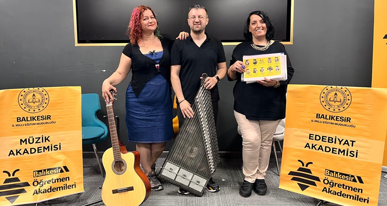 Balıkesir’de Sanat Dolu Gece: Şiir ve Şarkılar Aynı Sahnede Buluştu