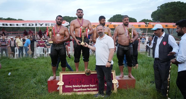 Gömeç’te yağlı güreşlerin başpehlivanı Süleyman Başar oldu