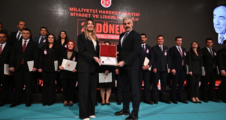 MHP Siyaset ve Liderlik Okulu’nda Geleceğin Liderleri Sertifikalarını Aldı: Balıkesirli Kardeşler Gururlandırdı