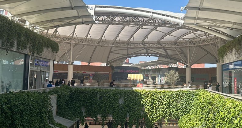 Balıkesir’de AVM’de Yangın Paniği!