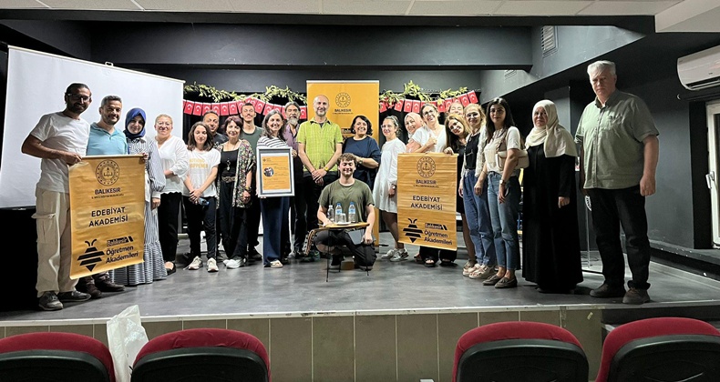 Edebiyat Akademisi’nden Yılın Finali: “Yetenek mi? Yaratıcılık mı?”
