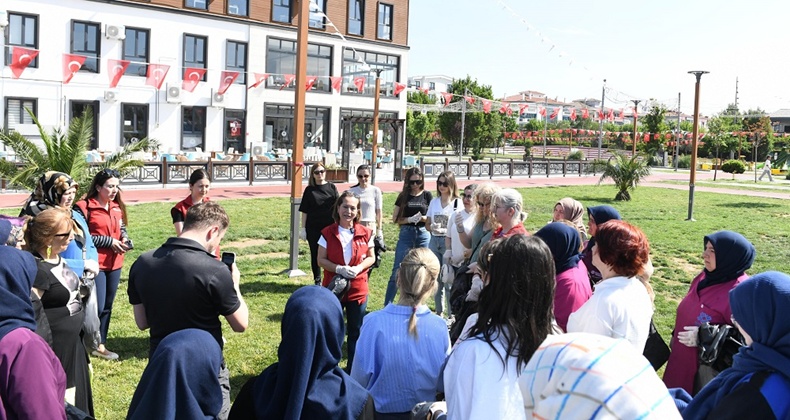 Balıkesir’de ‘Komşun Yanında’ Ekibinden Farkındalık Etkinliği