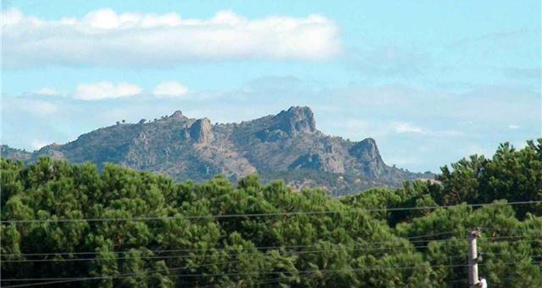 Gömeç’te Doğanın Atatürk’e Selamı: Atatürk Kayalıkları Görenleri Büyülüyor