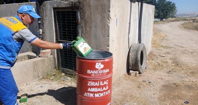 Bandırma kırsalında zirai atıklarla mücadele başladı