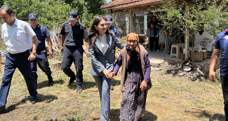 Balıkesir’de 84 yaşındaki teyzenin kaymakam heyecanı