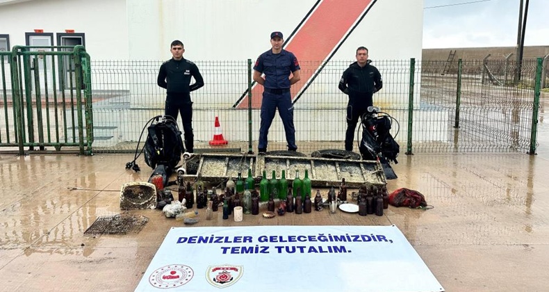 Bandırma’da Sahil Güvenlik ekiplerinden Çevre Günü’ne özel deniz temizliği