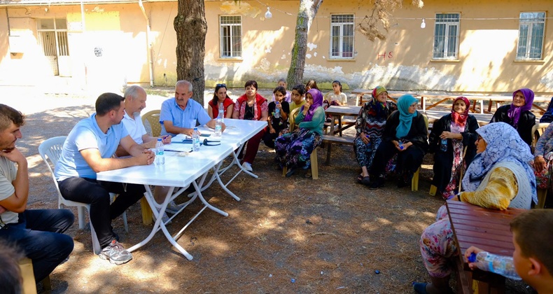 Balıkesir’de ‘Komşun Yanında’ Ekibi Vatandaşlarla Buluştu