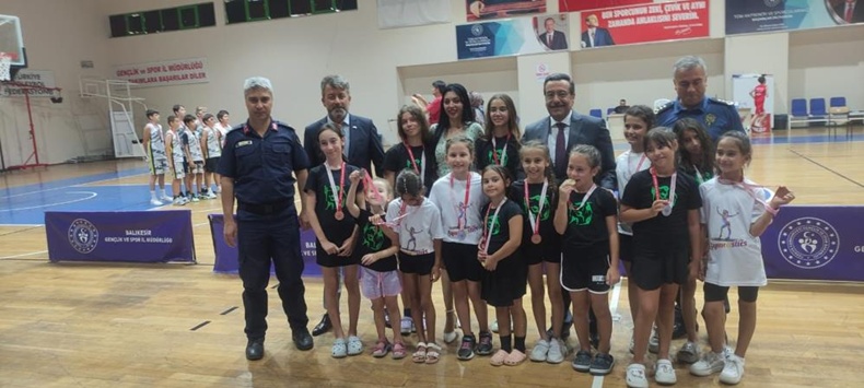 Burhaniye’de 15 Temmuz spor yarışmaları düzenlendi