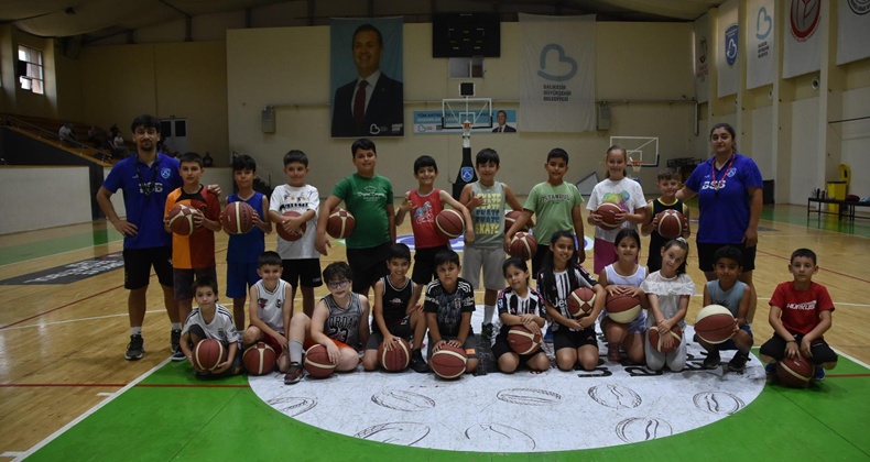 Büyükşehir’in Yaz Spor Okulları’na yoğun ilgi