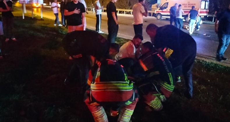 Balıkesir’de motosikletle otomobil kaza yaptı; 1ölü, 1 yaralı