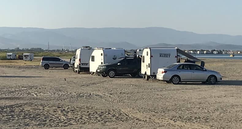 Altınkum Plajı’nda karavan parkı sorunu büyük oranda çözüldü
