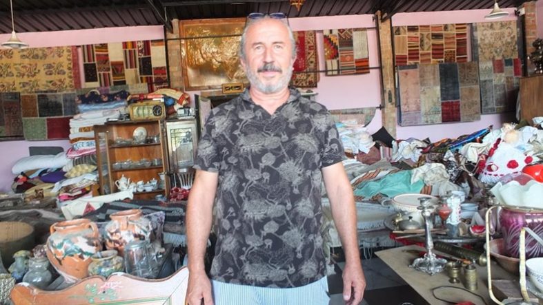 Balıkesir'de oğlak çobanıydı, antikacı oldu