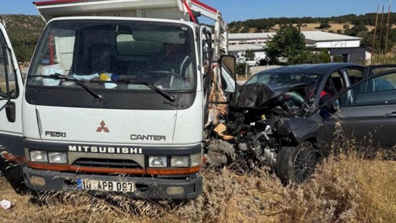Balıkesir'de trafik kazası 3 yaralı