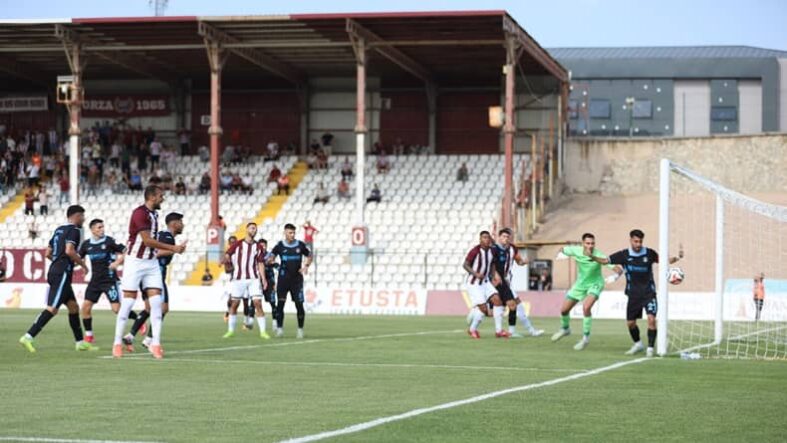 Bandırmaspor Adana Demirspor’u 4 golle uğurladı