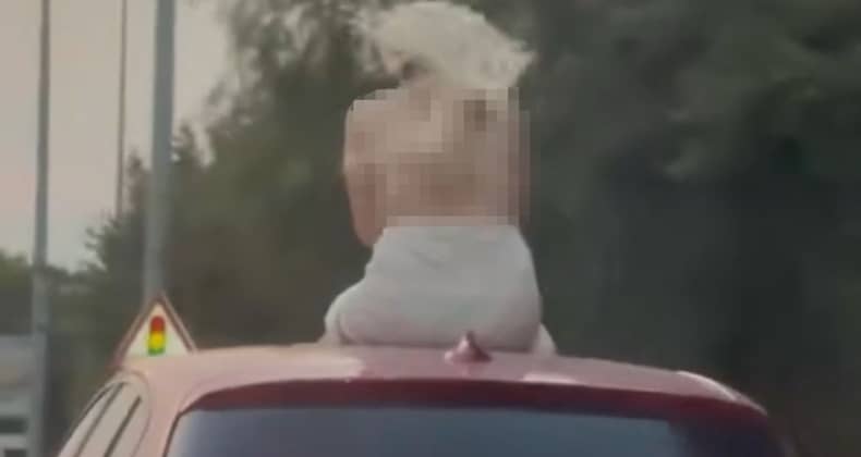 Otomobilin sunroofunda yapılan twerk dansı kameralara yakalandı