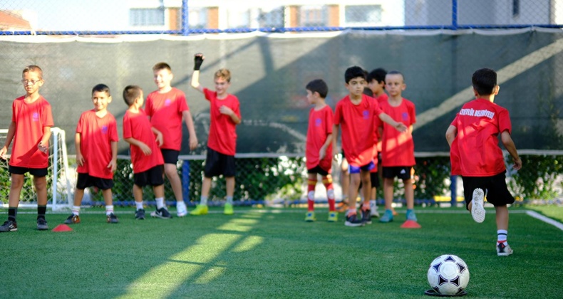 Altıeylül’de Spor Okulları Tam Gaz Devam Ediyor