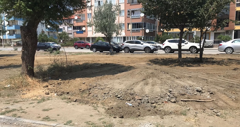 Edremit Belediyesi’nden Hızlı Müdahale: Altınkum’daki Toprak Yığınları Kaldırıldı