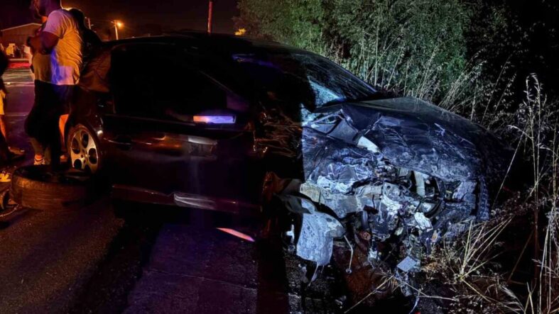 D-100’de iki otomobil kafa kafaya çarpıştı: 1’i ağır 8 yaralı