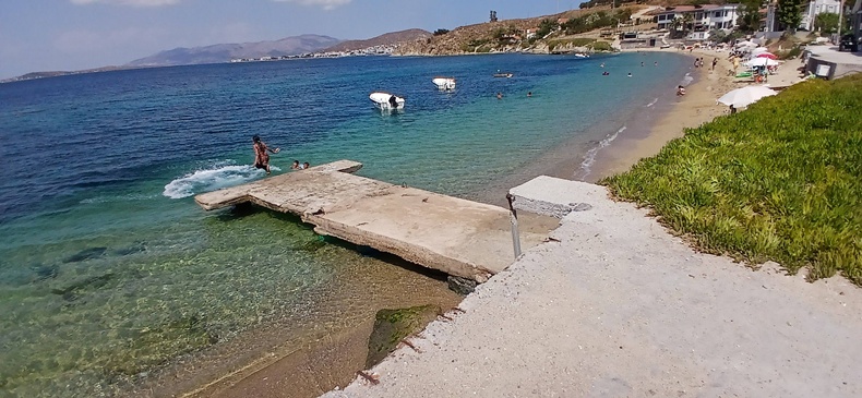 Erdek’in Gözde Noktası: Manastır Koyu Yaz Aylarında Ziyaretçi Akınına Uğruyor