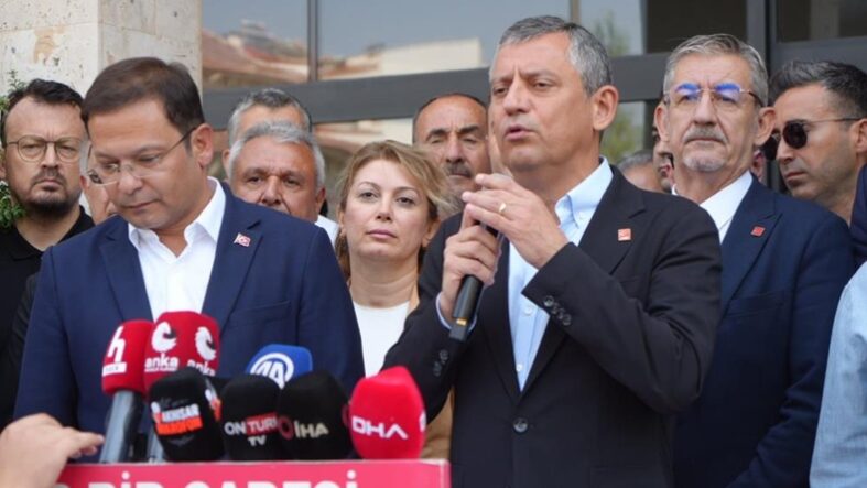 özgür özel